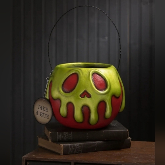New Bethany Lowe Leeann Kress Large Red Green Poison Apple Bucket Pail Halloween